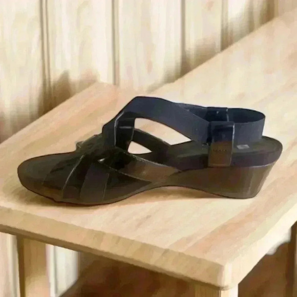 White Mountain black Patent-look slip-on sandals size 8M. 2” heels. - Picture 5 of 6